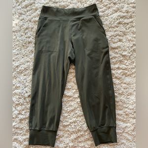 Lulu cropped joggers - olive